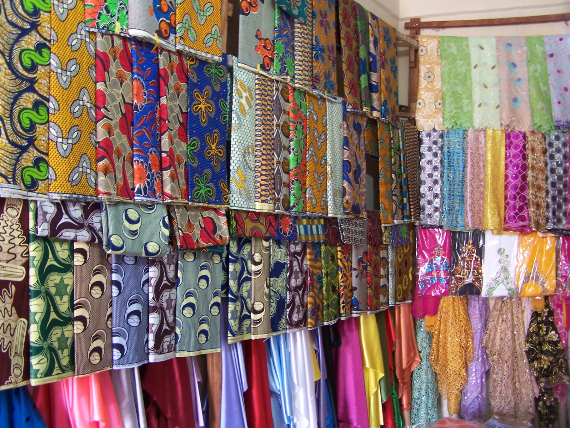 tours.brikama-market.title
