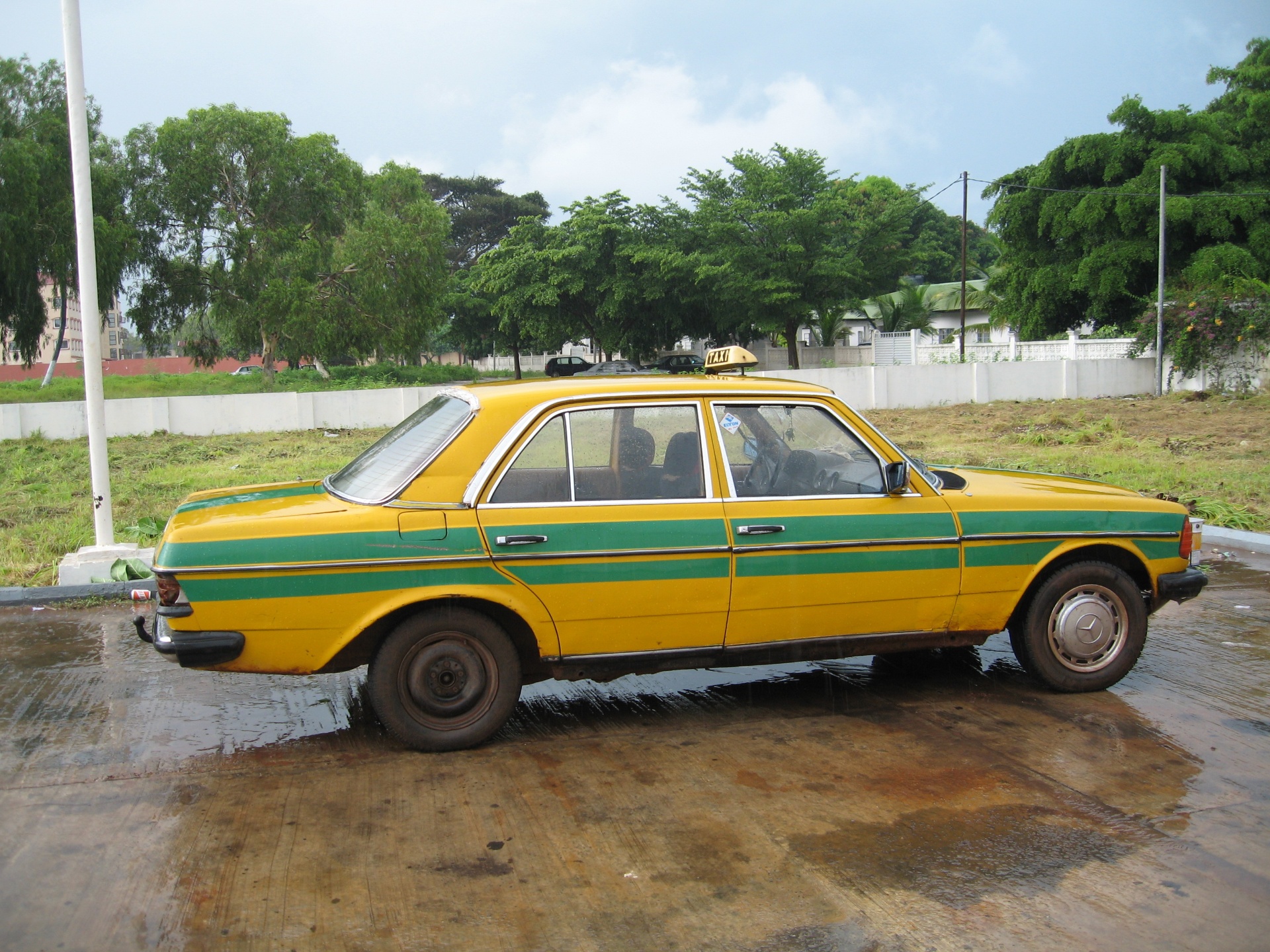 Survival Gids: reizen met bush taxi, gele en groene taxi's én tuktuks in Gambia